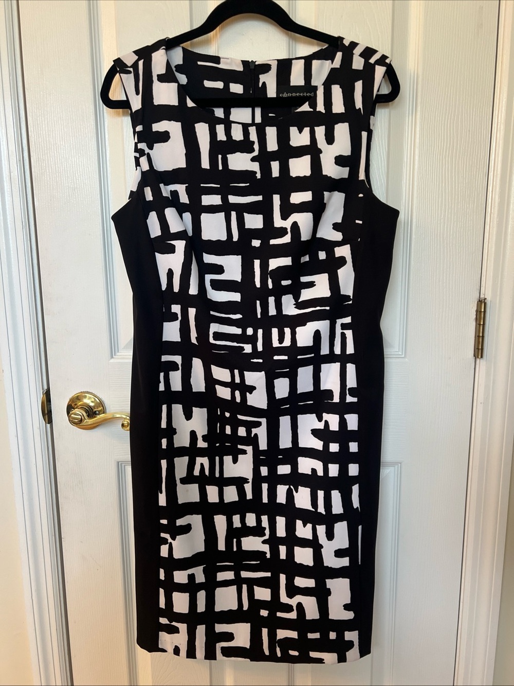NWOT CONNECTED Apparel Women’s Sz 12 Black & White Sleeveless Lightweight Dress